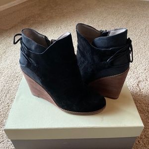 Hinge Bootie Tracer Wedge Black Suede Leather Ankle Boots Women's Size 7